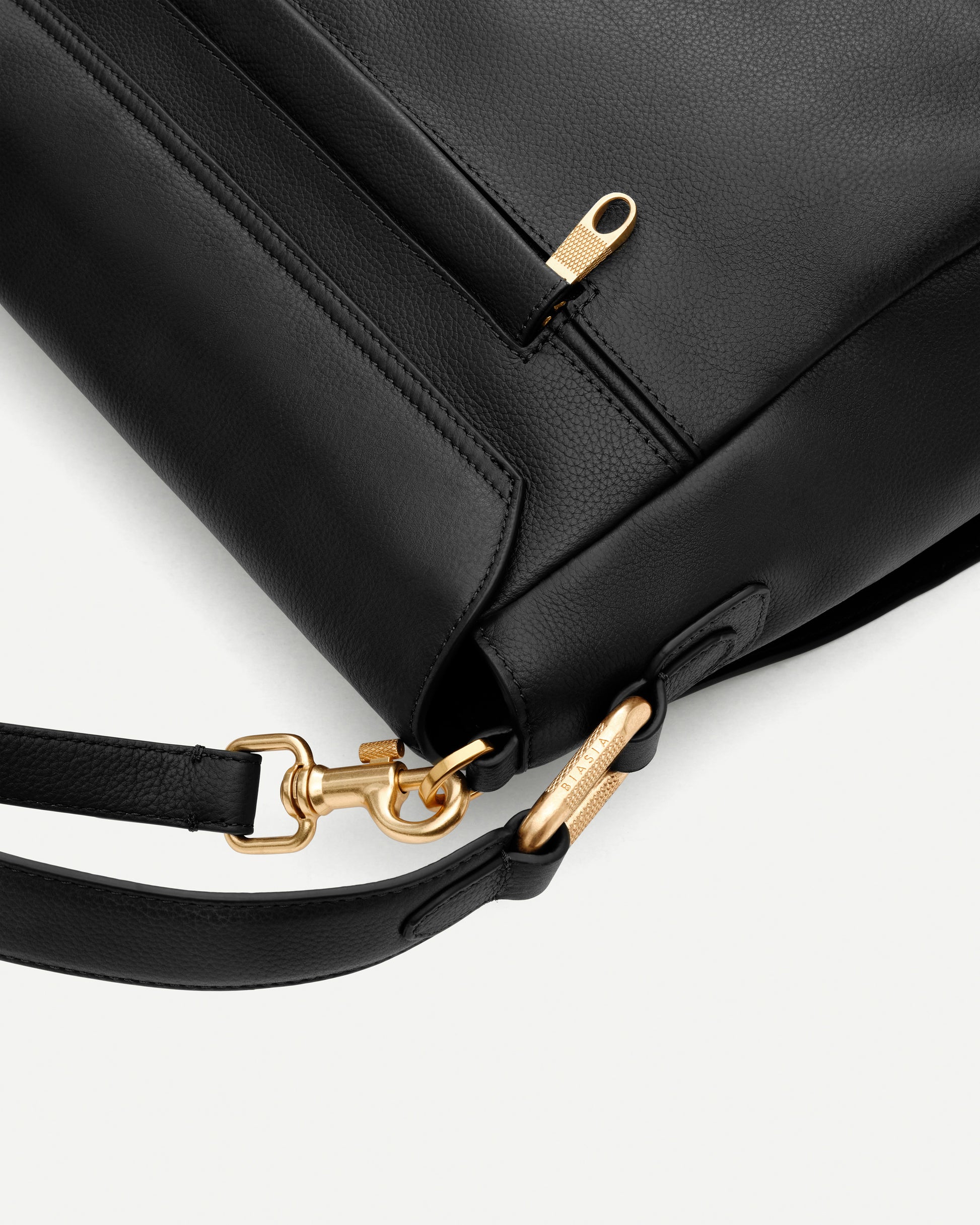 f64995525916e1291ea37f9b68a60166_NERO_BIBP9E503_7_001