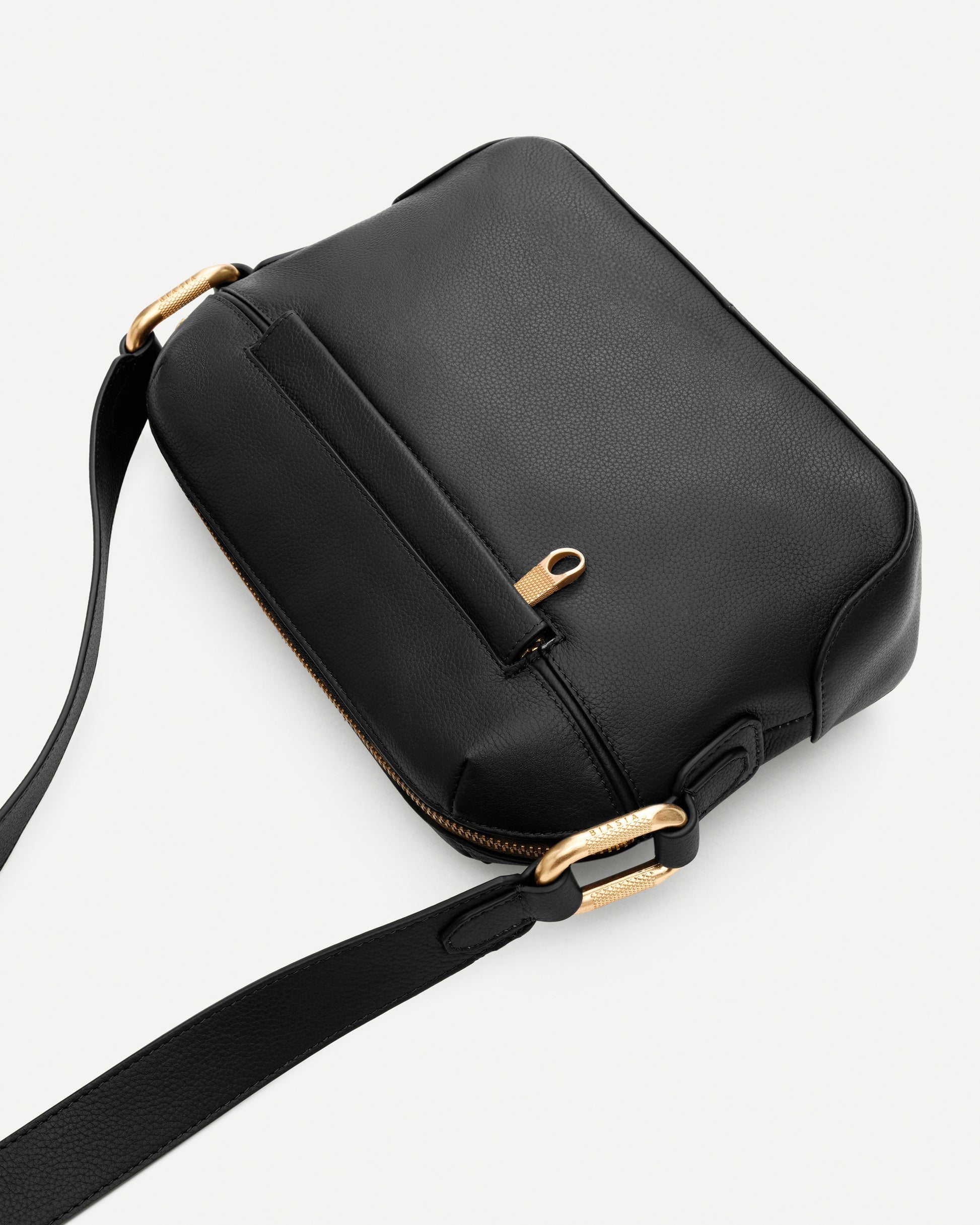 f64995525916e1291ea37f9b68a60166_NERO_BIBP9E506_8_001