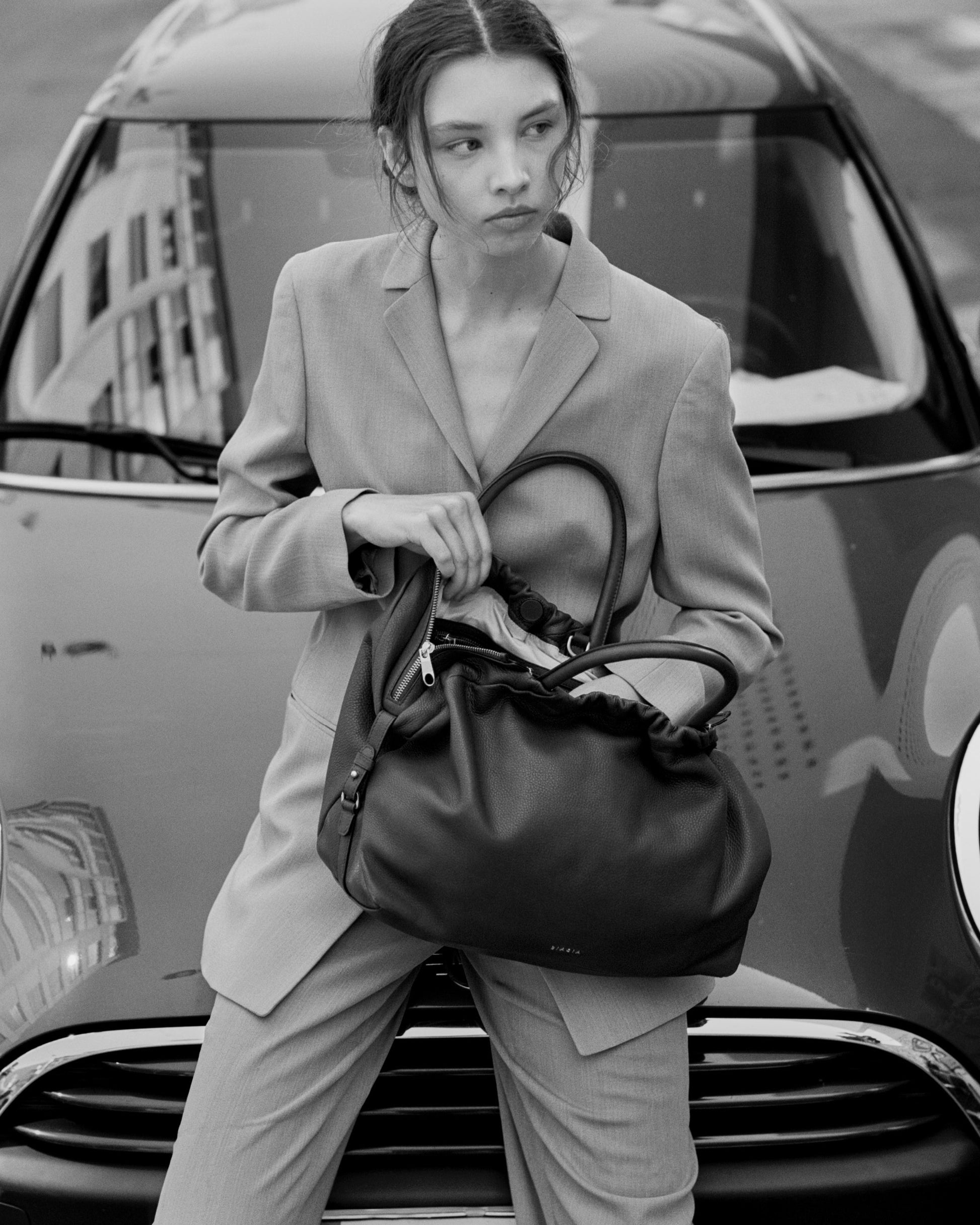 f64995525916e1291ea37f9b68a60166_NERO_BIBP9E701_11_001