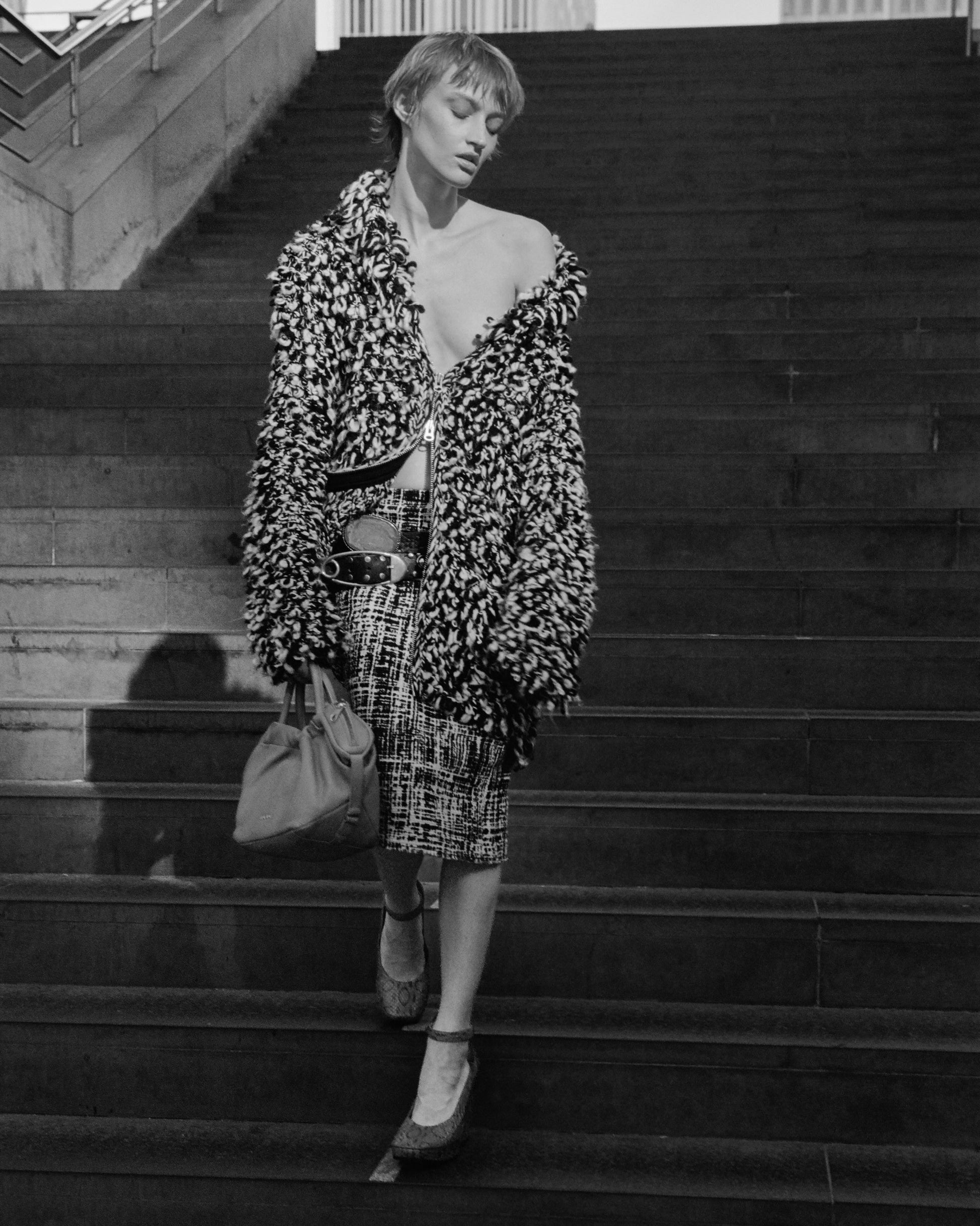 f64995525916e1291ea37f9b68a60166_NERO_BIBP9E702_10_001