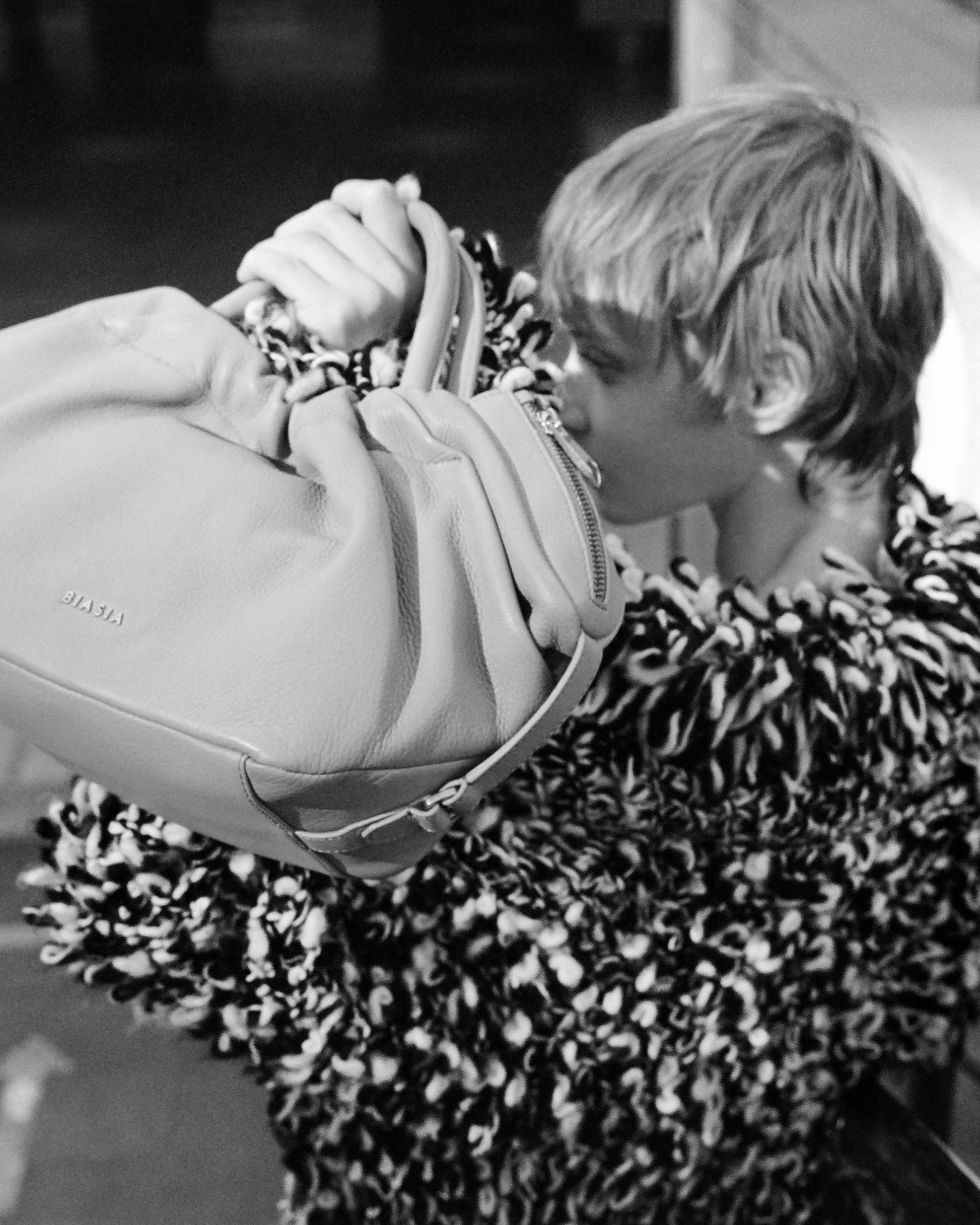 f64995525916e1291ea37f9b68a60166_NERO_BIBP9E702_12_001