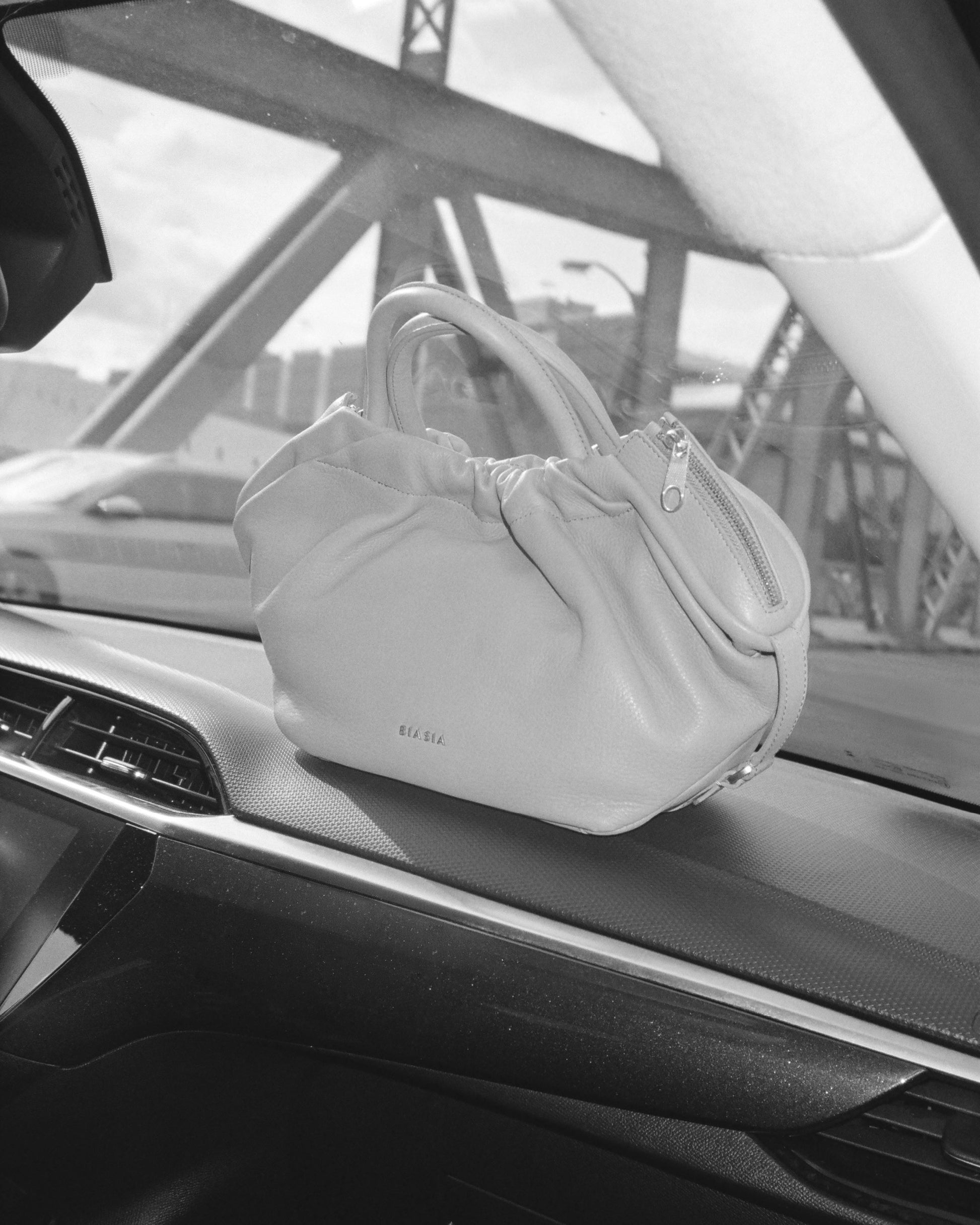 db783bd1b9624cd3bbea2a7f2066009f_TAUPE_BIBP9E702_17_259