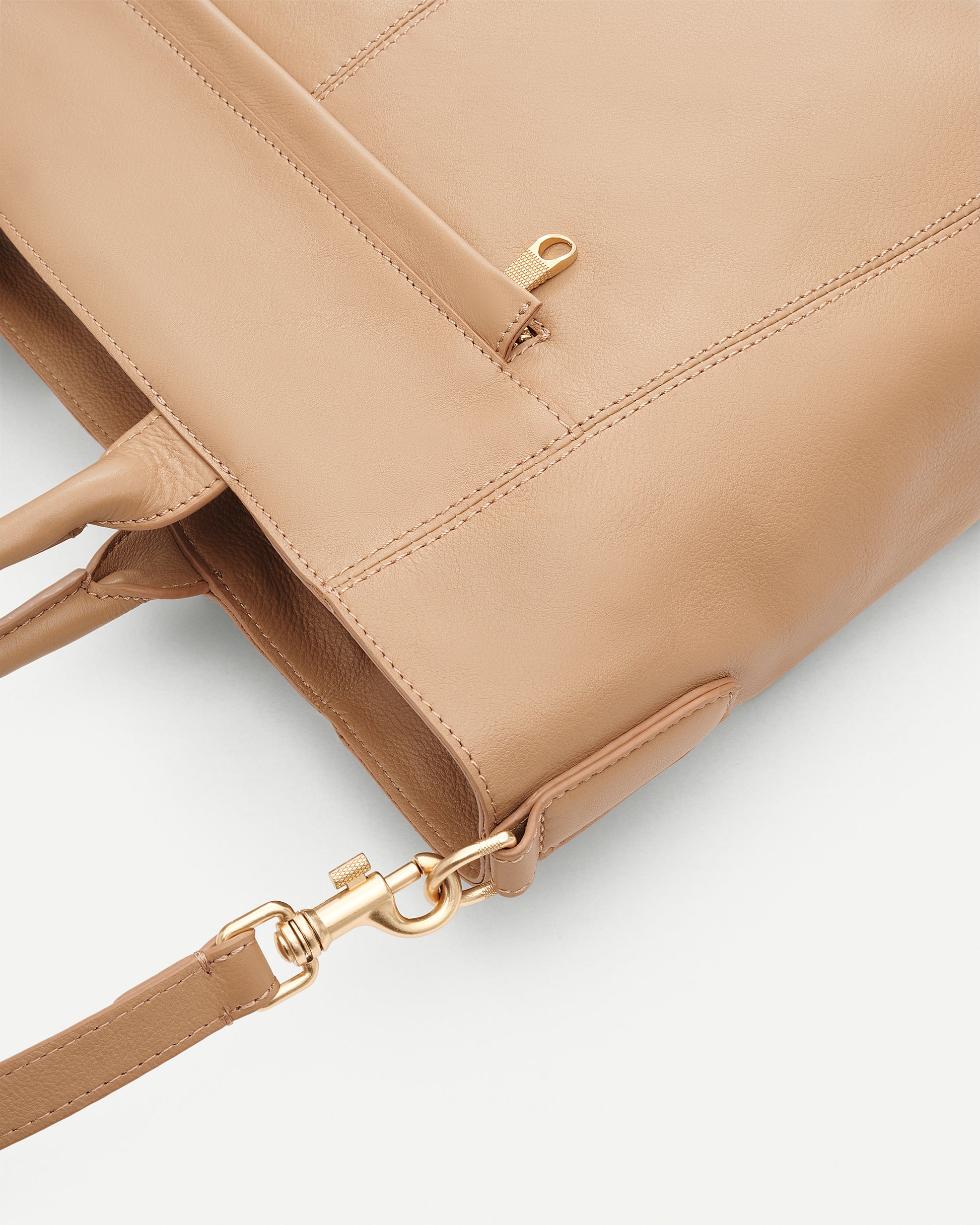 2a52ba6e26e550c59e15affa051e478b_CAMEL_BIBP9EC01_9_004