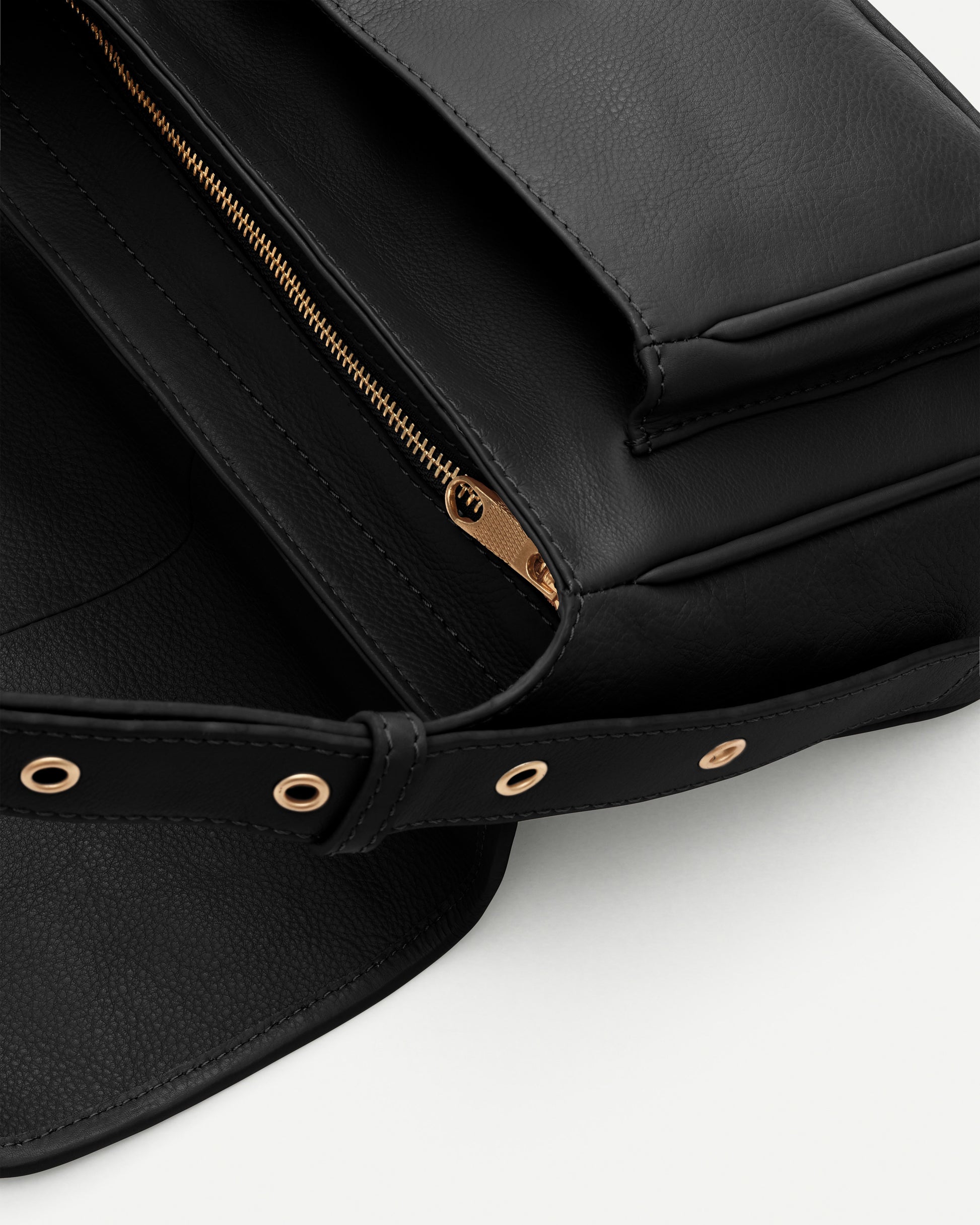 f64995525916e1291ea37f9b68a60166_NERO_BIBP9EC04_6_001