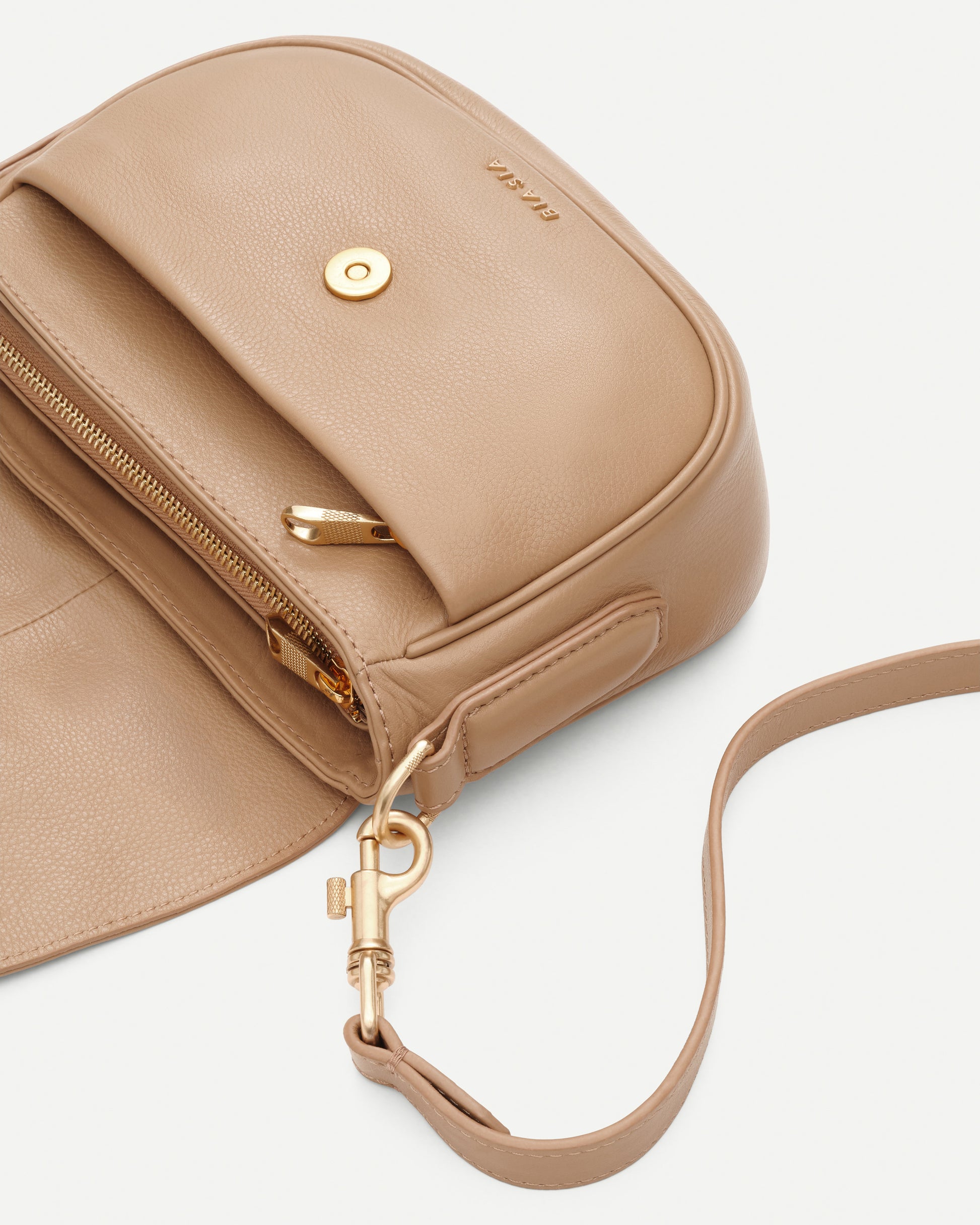 2a52ba6e26e550c59e15affa051e478b_CAMEL_BIBP9EC05_12_004