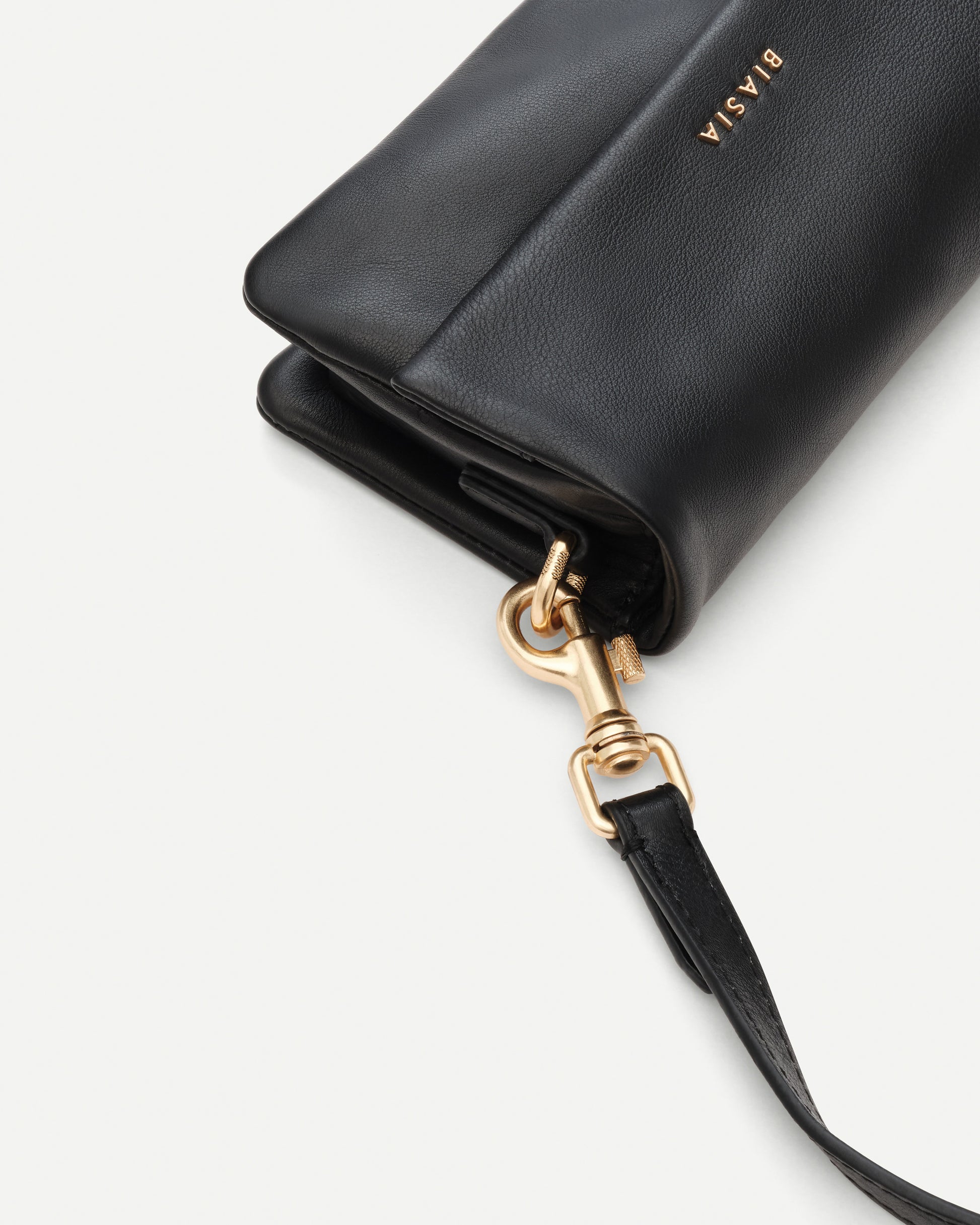 f64995525916e1291ea37f9b68a60166_NERO_BIBP9F901_12_001