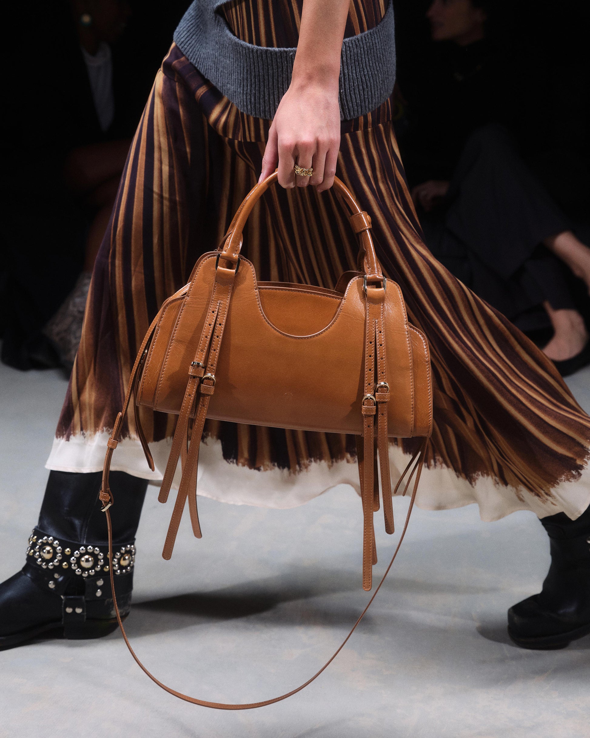 5fd264ddbcf8fde1a7972e29d66dc7b9_TOBACCO_SHINE_FBBP9J902A_7_236