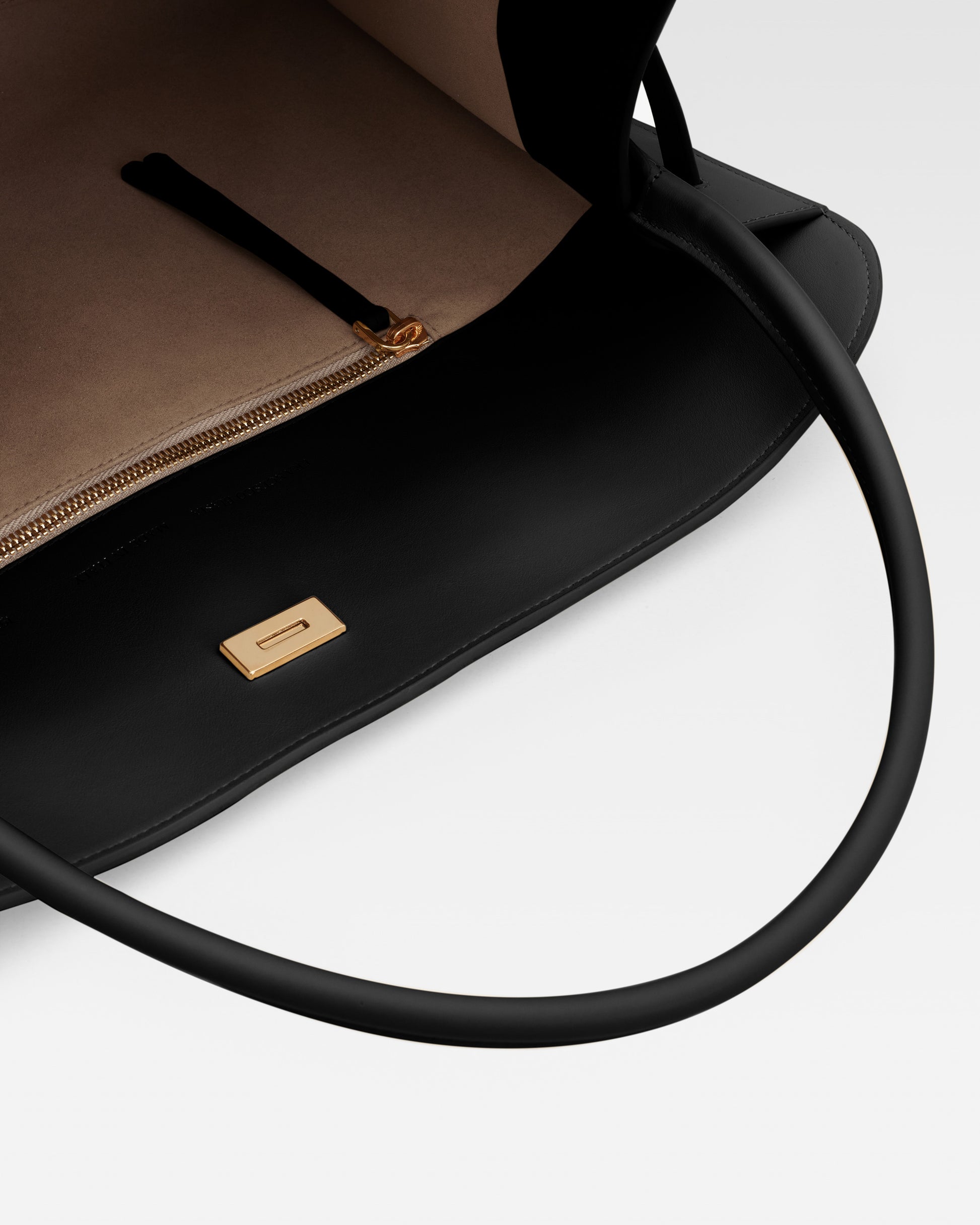 a92f2418fb7a402879ffa1127f6bc408_Onyx_FBBP9JD01_23_209