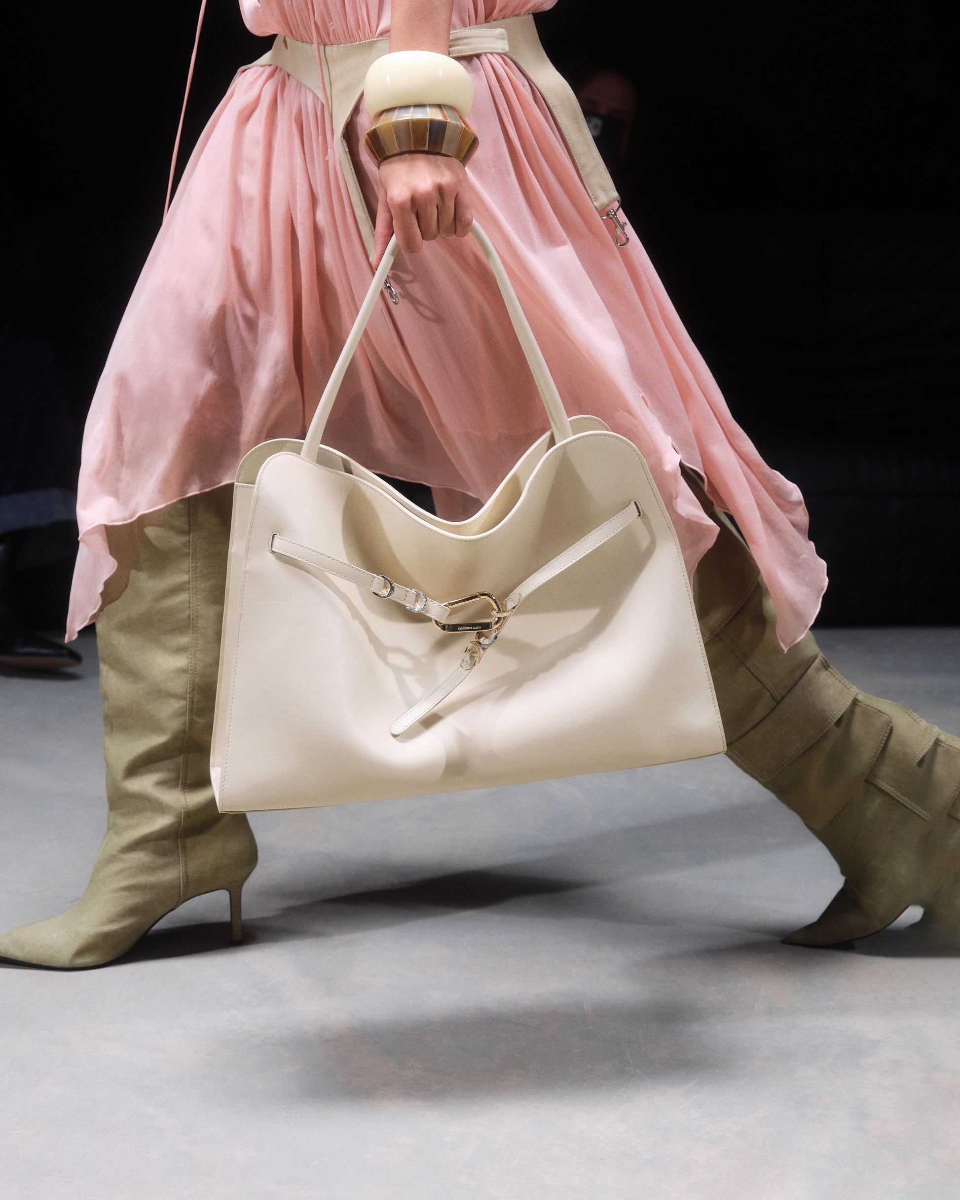 f7b8c2c55767fc86267c37556aa9966f_CASHMERE_FBBP9JD01_42_203