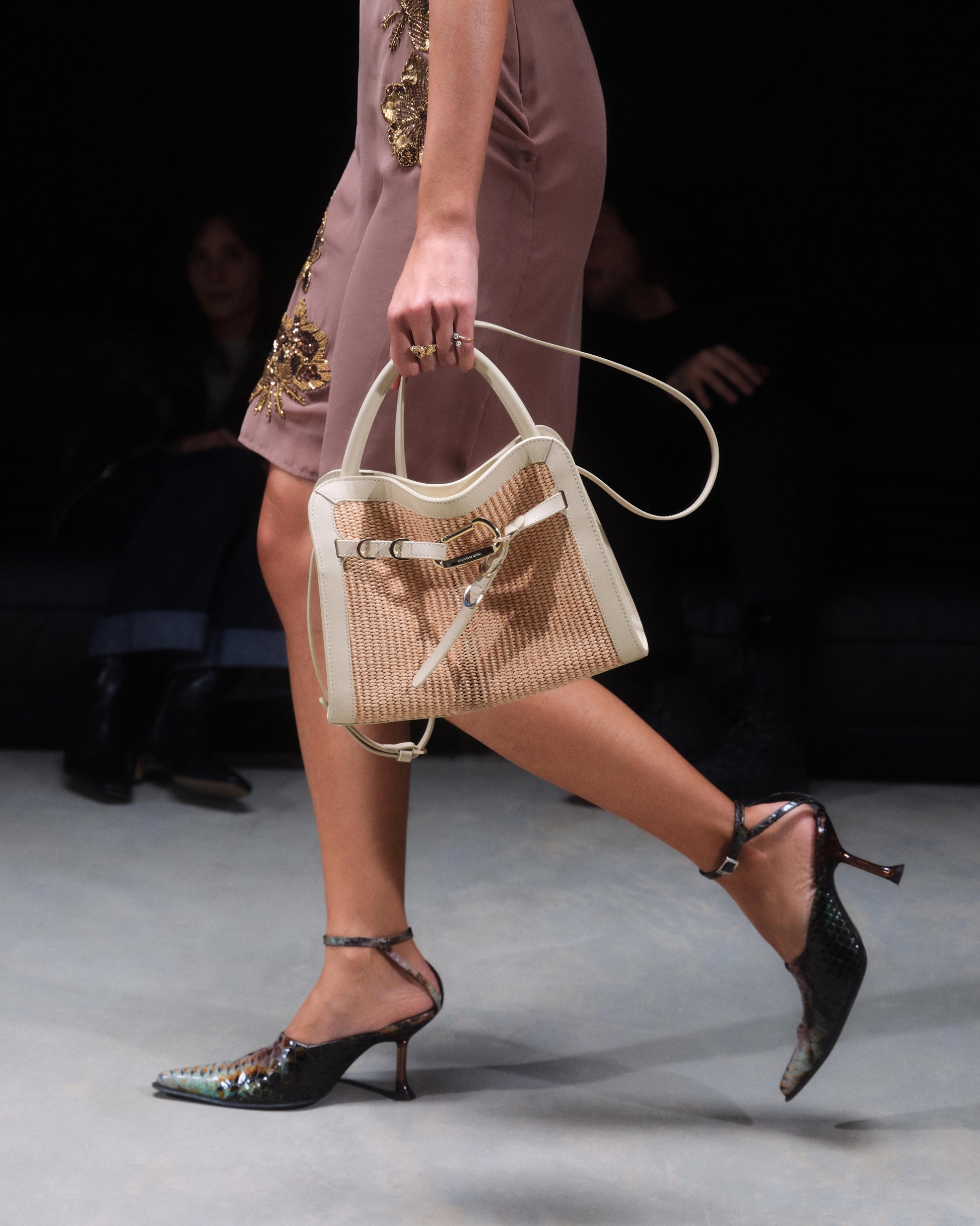 80d5c8eb1502ca78785969feca12376c_TROPEZ_FBBP9JF03P_4_245