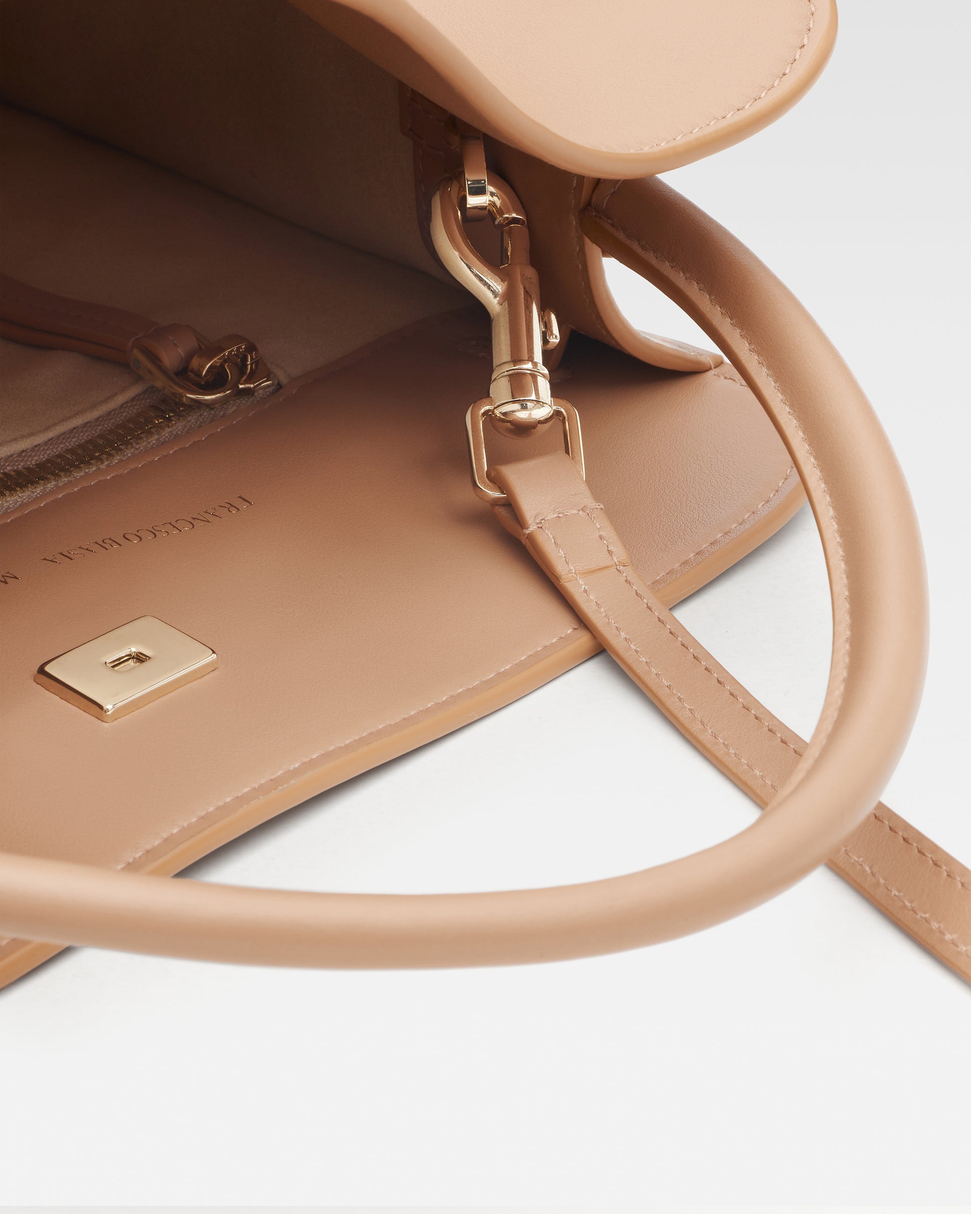 87f3261bc1c0536a2f996ee8ad58d9ba_LIDO_FBBP9JF03_33_220