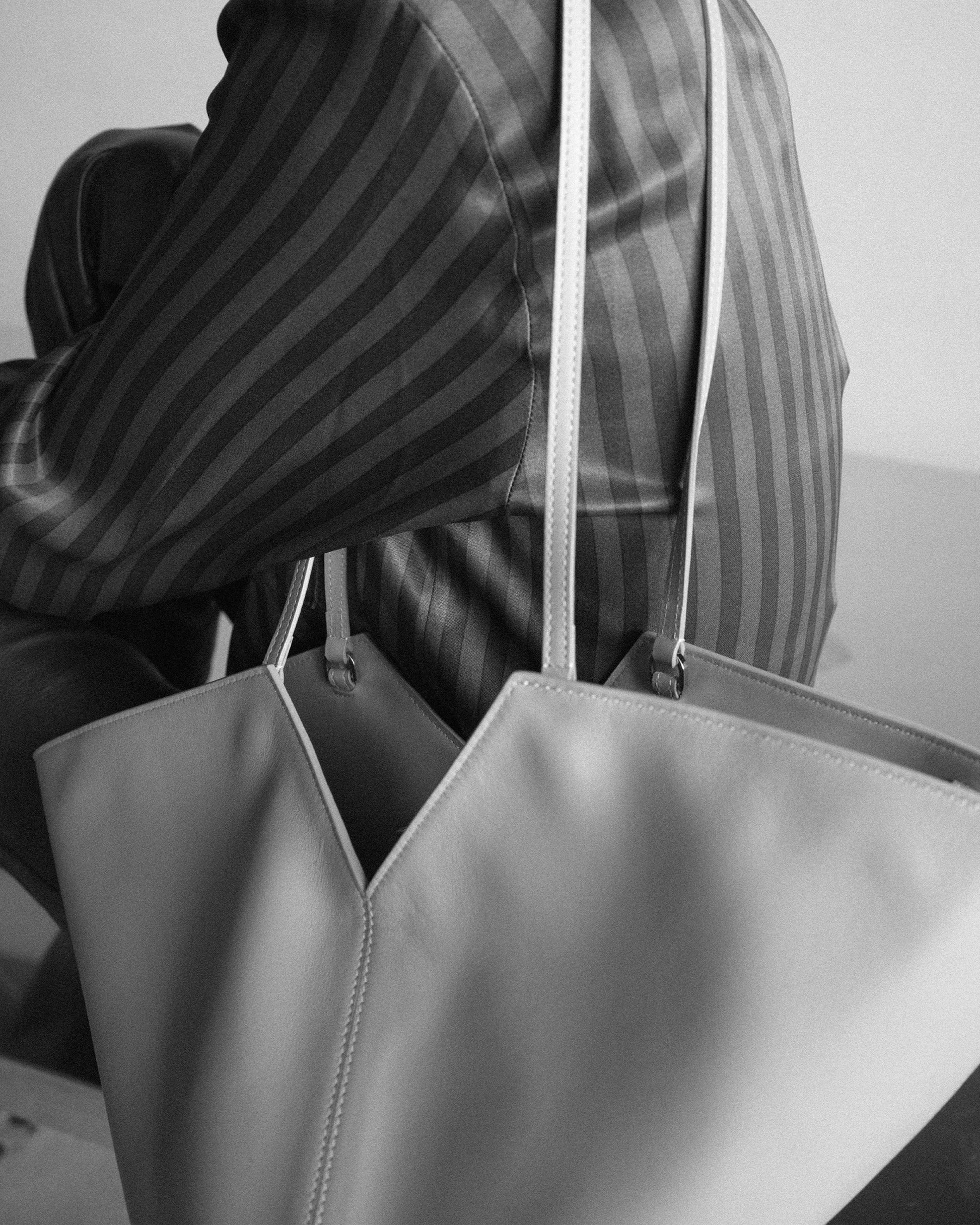 5fd264ddbcf8fde1a7972e29d66dc7b9_TOBACCO_SHINE_FBBP9JH02A_7_236