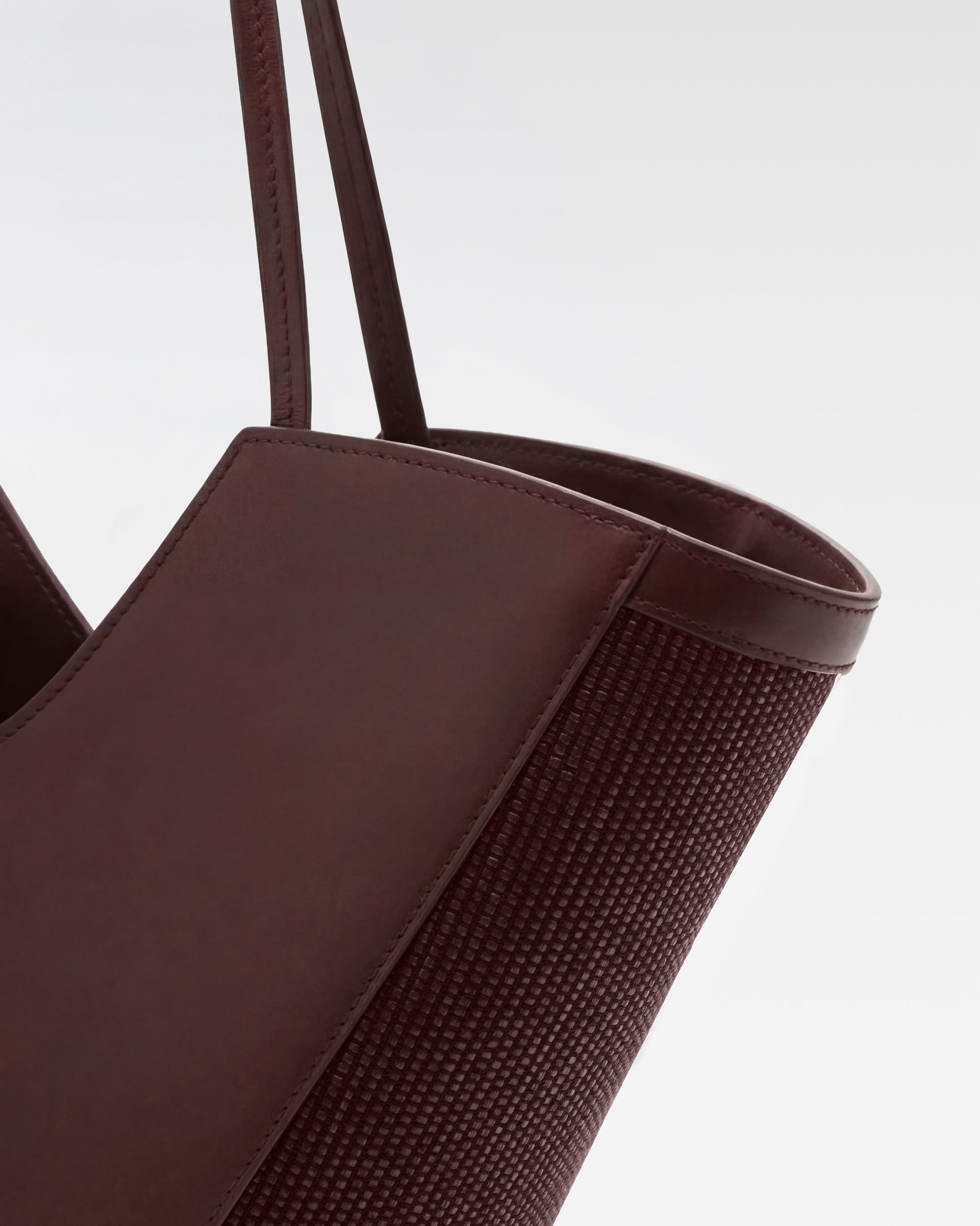 54c69030e0a74da662ffdb8cb12d1d20_SACHER_FBBP9JH02PAG_3_202