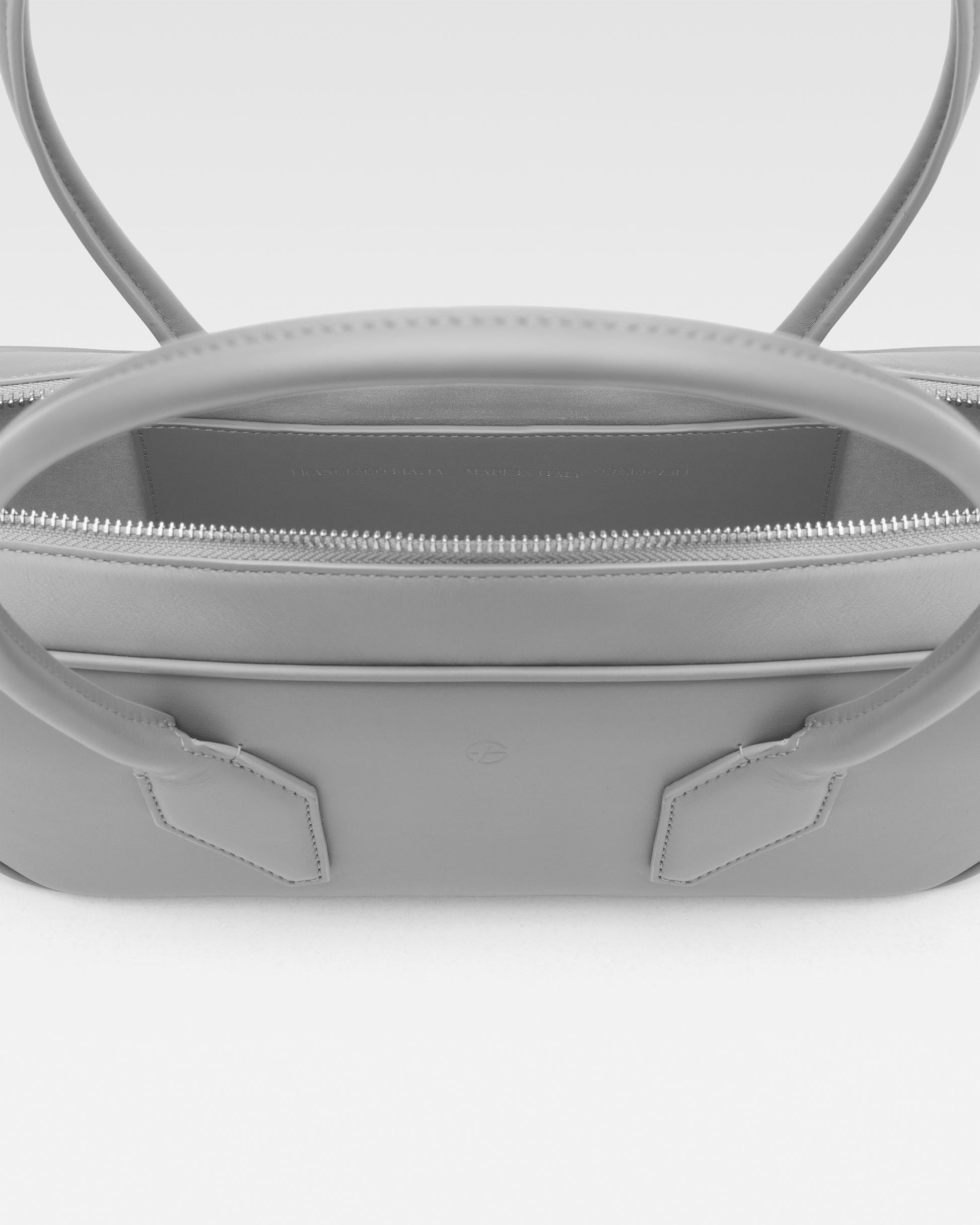 8658d6159d5eda2818cb99cf7ff07629_OMBRA_FBBP9JO02_22_219